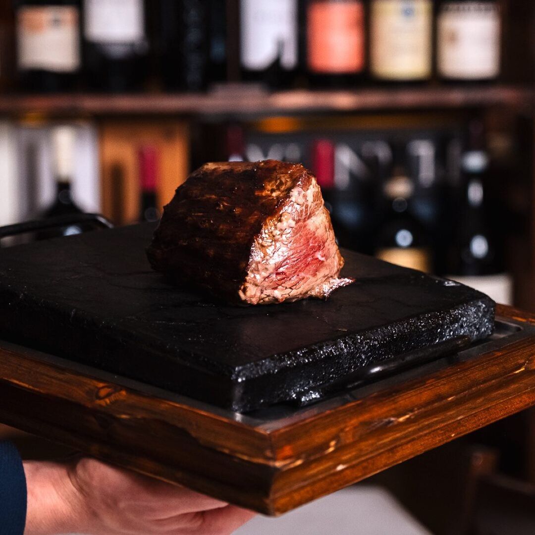 Dettaglio di un piatto gourmet del menu degustazione La Fricca